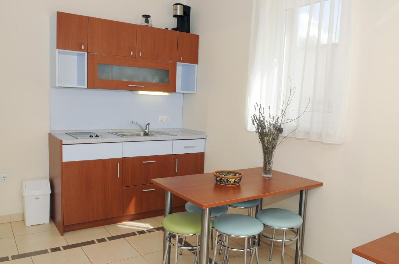 Apartmani Kristiana Jezera Εξωτερικό φωτογραφία