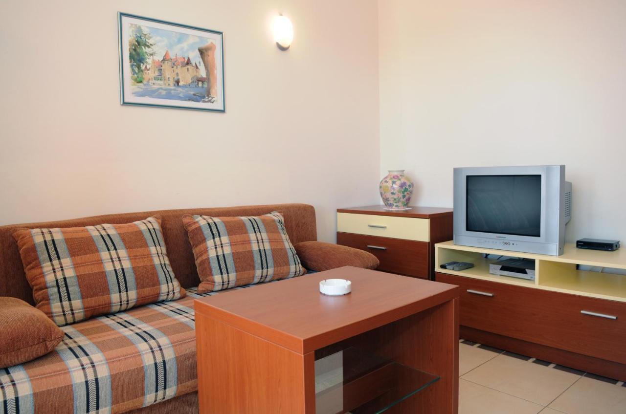 Apartmani Kristiana Jezera Εξωτερικό φωτογραφία